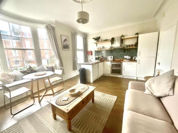 1 bed Flat to rent Image 9