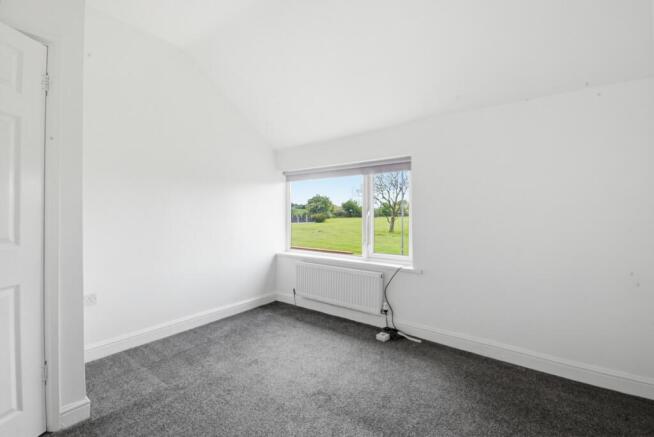 3 bed Terraced for sale Image 12