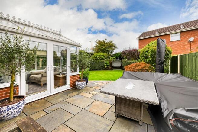 24 Hawksmoor Drive-18.jpg
