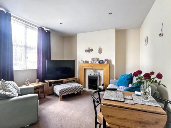 4 bed House for sale Image 4