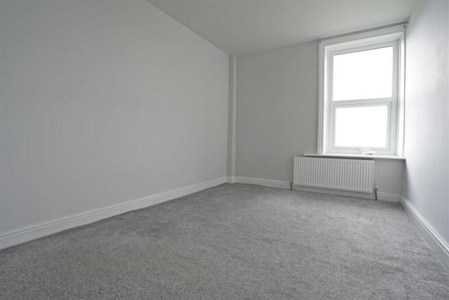 3 bed Terraced for sale Image 11