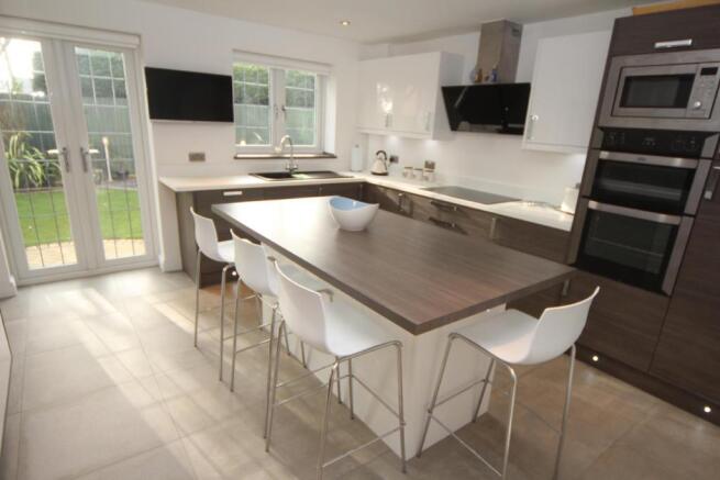 BREAKFAST KITCHEN