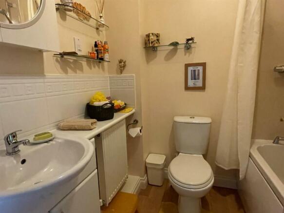 Bathroom.jpg