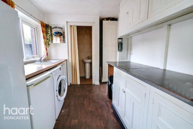 3 bed Semi-Detached for sale Image 7