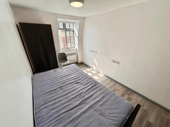 2 bed Apartment to rent Image 11