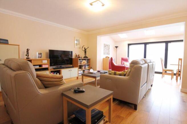 Kitchen/Dining...
