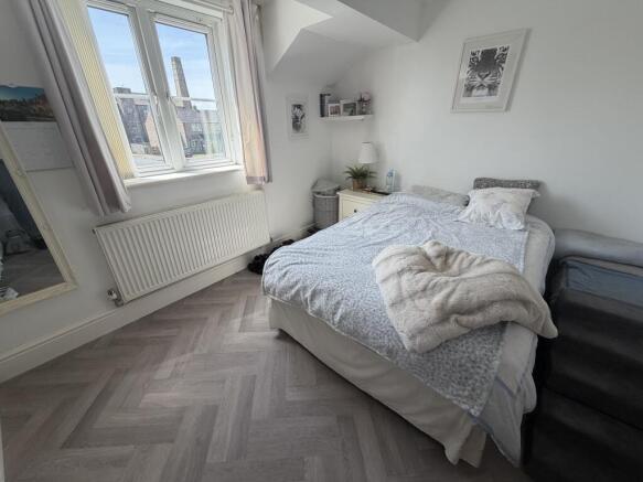 3 bed Town House to rent Image 8