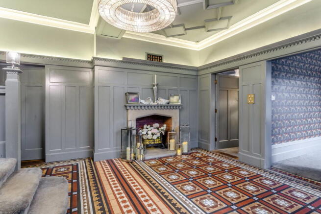 5 bed Detached for sale Image 7