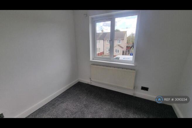 3 bed Semi-Detached to rent Image 11