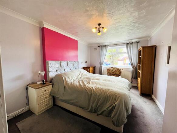 1 bed Semi-Detached Bungalow for sale Image 8