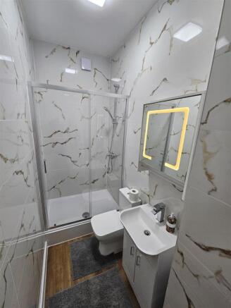 Modern 1-Bedroom Flat in Riverside
