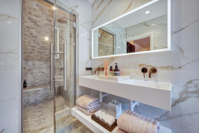 Steam/Shower room