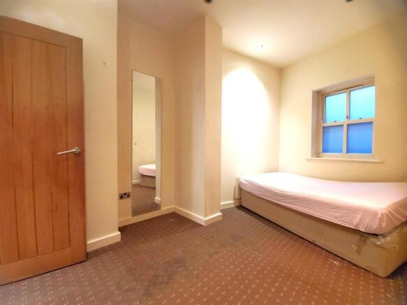 2 bed Apartment for sale Image 11