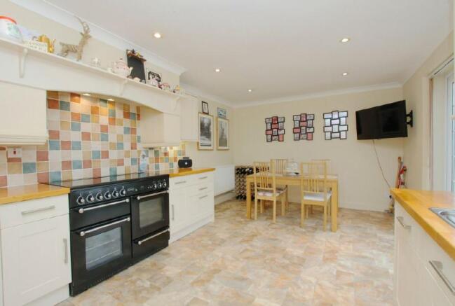 Kitchen/Breakfast Room