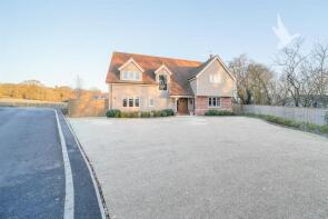 Oaklands, Kelvedon Road, Wickham Bishops, Great Totham CM8 3LZ