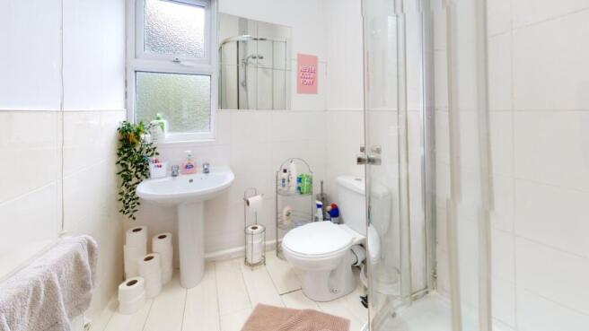 Lrg_Bathroom