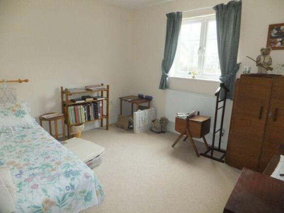 BEDROOM 4