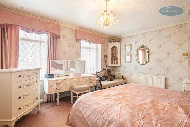 4 bed Detached for sale Image 9