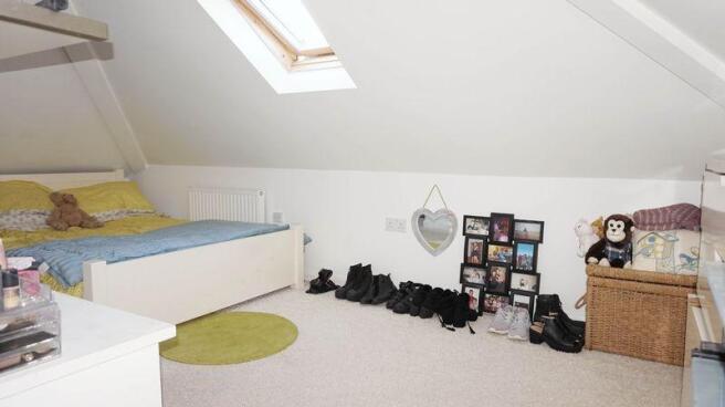 8 Heyes Drive