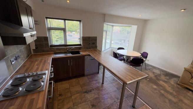2 bed Flat for sale Image 8
