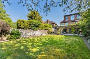 109, Gunnersbury Avenue, London W5 4LR