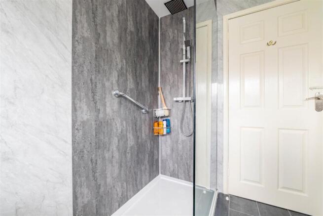 Family Shower Room
