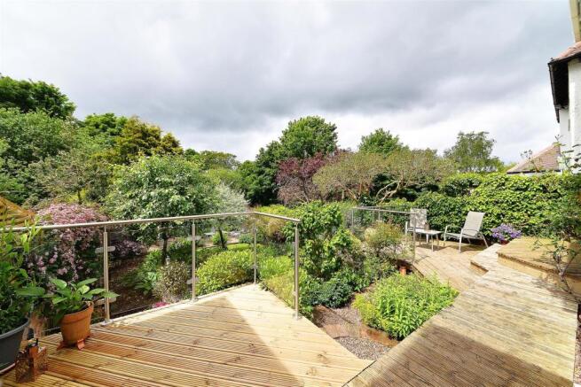 GARDEN 1.jpg