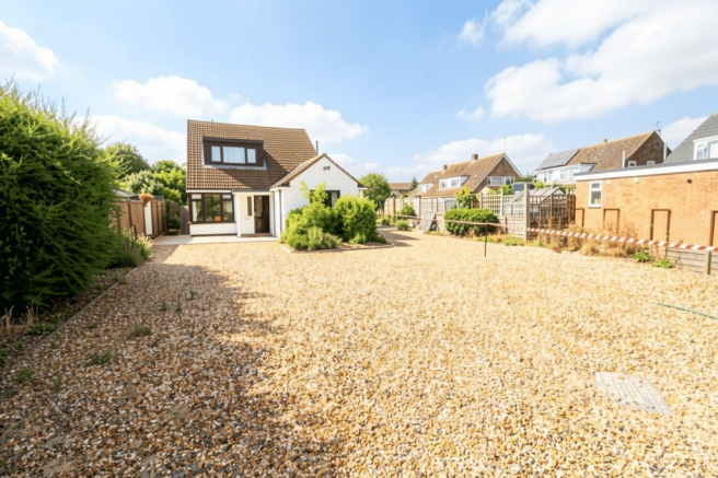 4-bed detached on Castles Close, Stotfold, Hitchin, Bedfordshire, SG5 4BY, £480,000