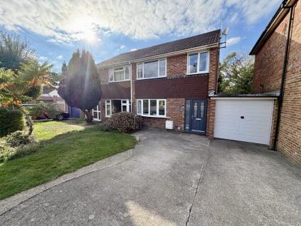 Carisbrooke Gardens, Yeovil, Somerset, BA20