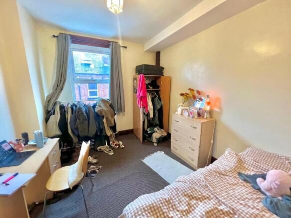 5 bed Terraced to rent Image 5