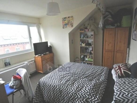 4 bed Terraced to rent Image 12