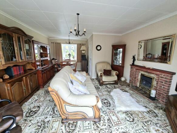 LIVING ROOM/DINING AREA