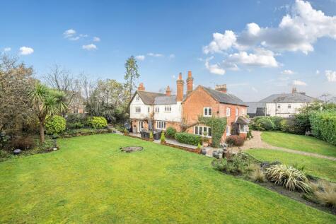 Terrace Road North, Binfield