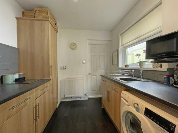 Corfe Avenue 14 - Kitchen 2.jpg