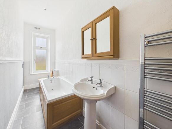 4 bed Terraced for sale Image 12