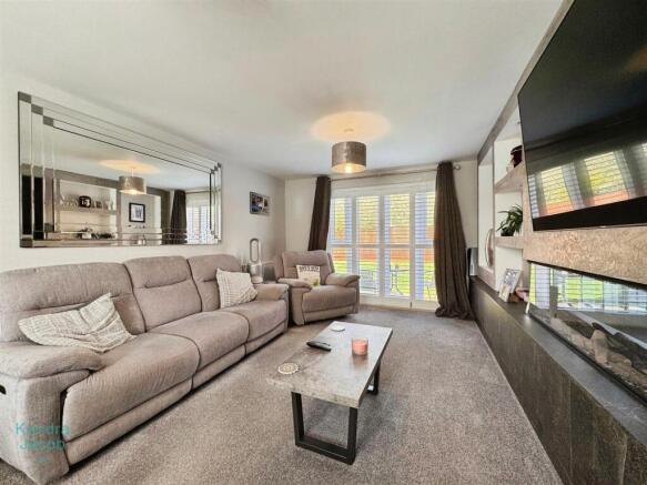 4 bed Detached for sale Image 8