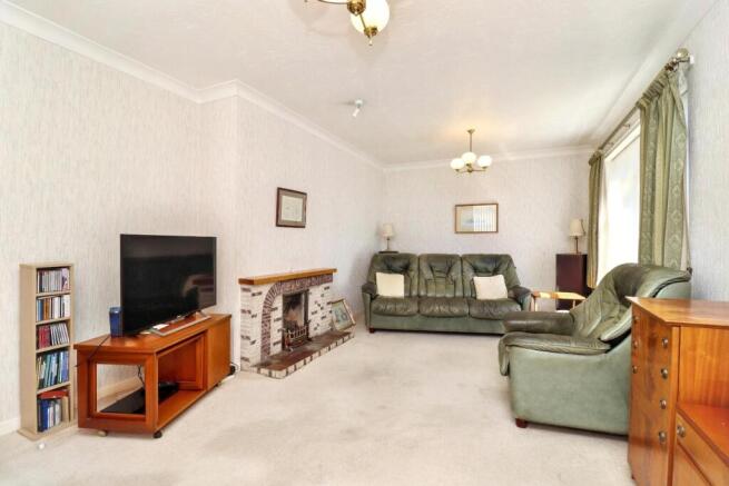 4 bed Detached for sale Image 4