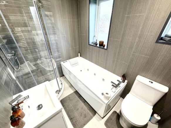 3 bed Semi-Detached for sale Image 11