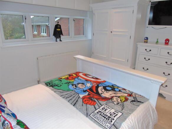 Bed4a.JPG