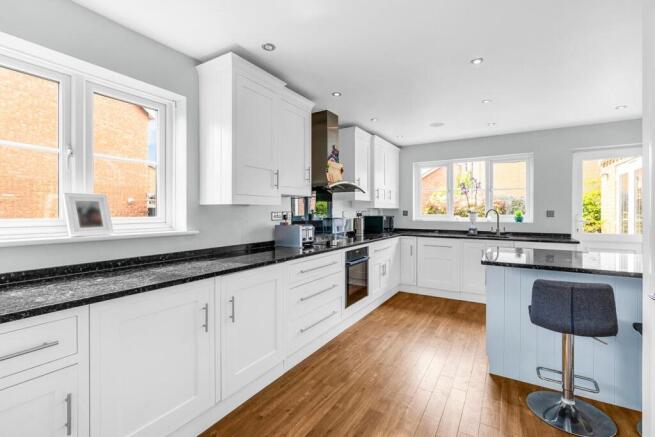 Martins Drive, Hertford, SG13 photo 4