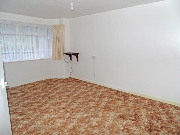 Good Size Lounge