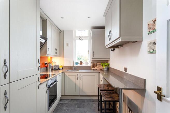 2 bed Apartment for sale Image 6