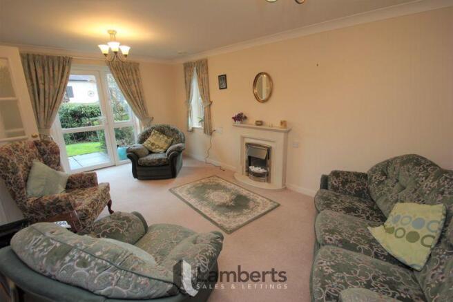 Lounge/Dining Room