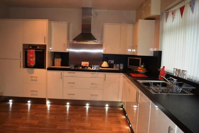 Kitchen S65 3DU