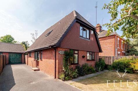 Fairlie, Ringwood, BH24