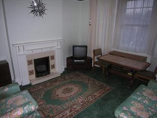 LOUNGE: