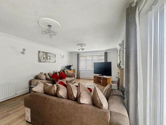 3 bed Detached Bungalow for sale Image 4