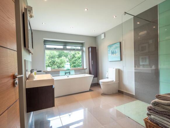 2 bed Detached for sale Image 7