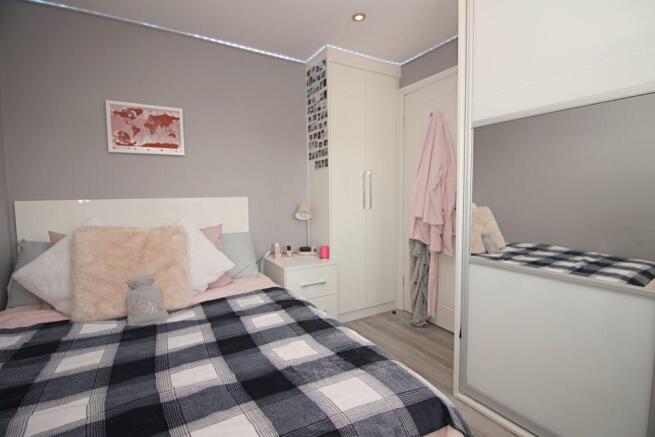 Bedroom 2 (Double)