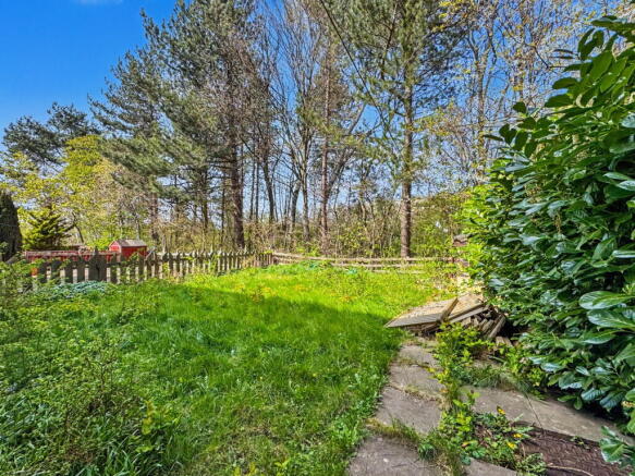 2 bed Flat for sale Image 6